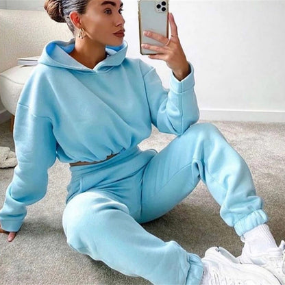 Stylish Women's 2-Piece Jogging Suit - Sexy Long Sleeve Hoodie & Comfortable Tracksuit for Fitness and Casual Wear
